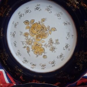 4 OUTSTANDING VINTAGE "ALPINE" CUISINE FINE PORCELAIN DINNER PLATES.